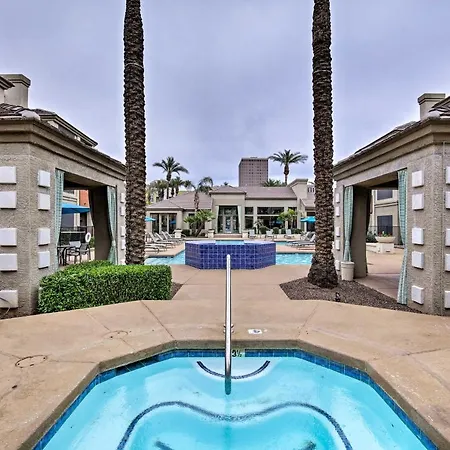 Modern Condo With Pool About 3 Mi To Downtown Phoenix!