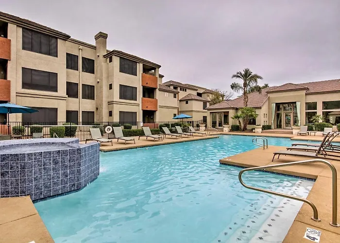 Modern W/ Pool Access ~ 3 Mi To Dtwn Holiday home Phoenix