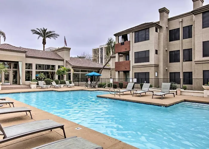 Holiday home Modern W/ Pool Access ~ 3 Mi To Dtwn *