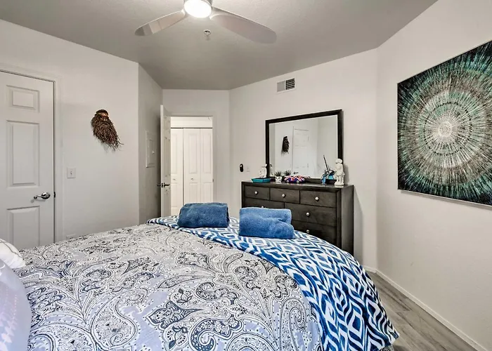 Modern W/ Pool Access ~ 3 Mi To Dtwn *